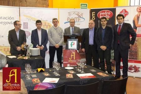 Imagen Un centenar de empresarios hosteleros y distribuidores de alimentación asistieron  a la presentación de Alimentos de Segovia en Zaragoza