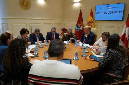 Imagen La Junta de Gobierno de la Diputación aprueba el reparto de cincuenta mil euros entre veintiún municipios para financiar las ‘Aulas...